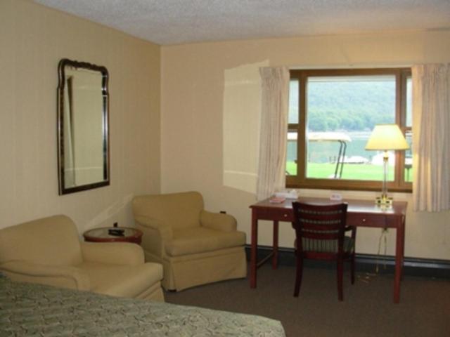 Red Carpet Inn On The Lake - オニオンタ 部屋 写真