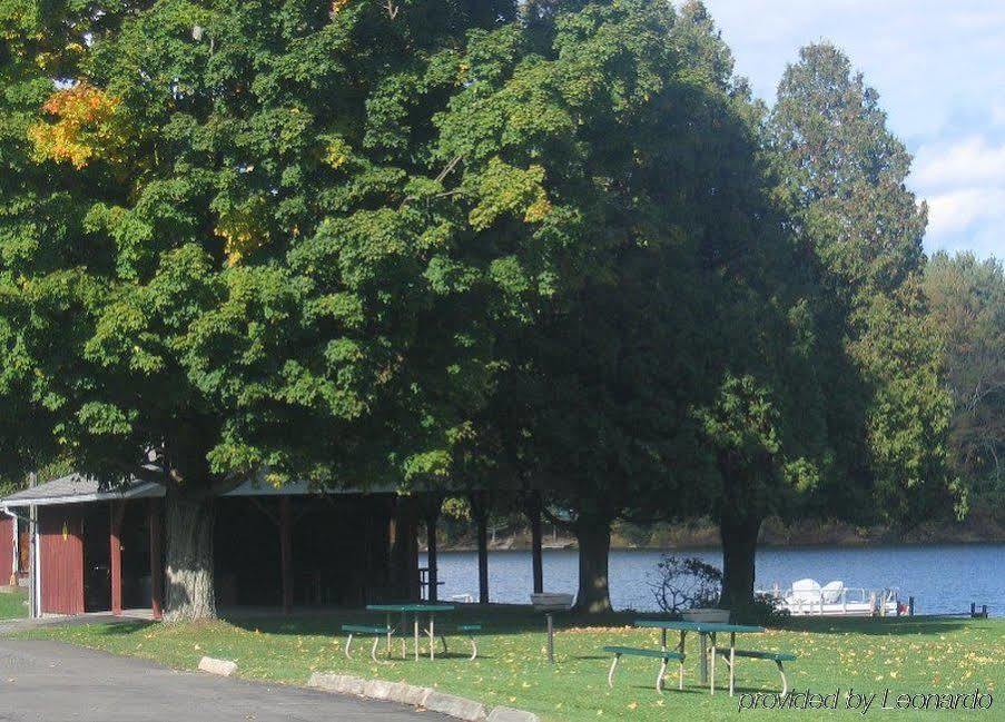 Red Carpet Inn On The Lake - オニオンタ 設備 写真